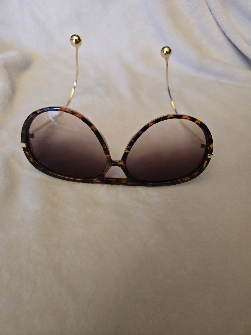 Tortoiseshell & Gold Aviator Sunglasses - Picture 6 of 6